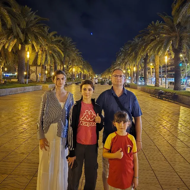 Cette été en Espagne , on a fêter les 18 ans de ma grande ! C'était magnifique et rempli de souvenirs unique. SALOU BARCELONE ETE 2024 #leclubveepee