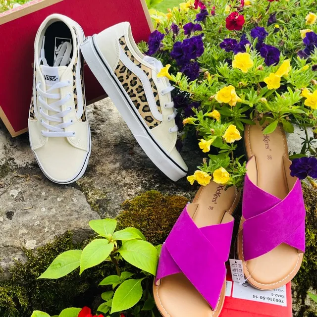 Des jolis pieds colorés pour cet été avec Kickers et Vans