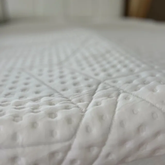 Sur matelas de la marque Emma