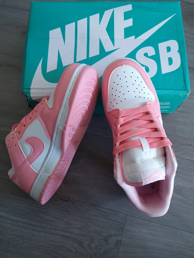 Très heureuse reçu mes Nike