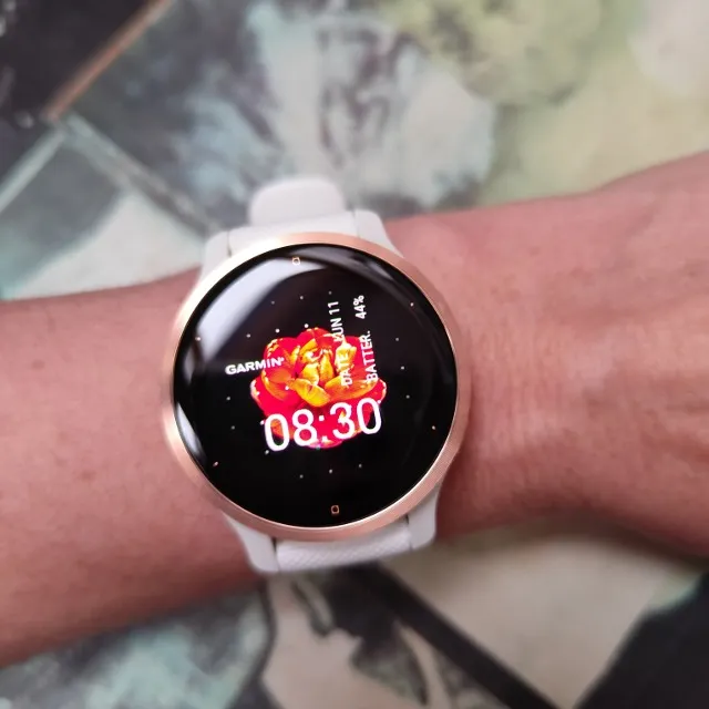 Une montre féminine
