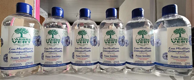 Eau micellaire démaquillante