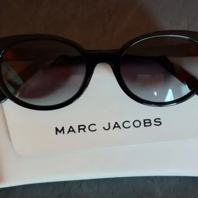 Lunettes de soleil Marc Jacobs