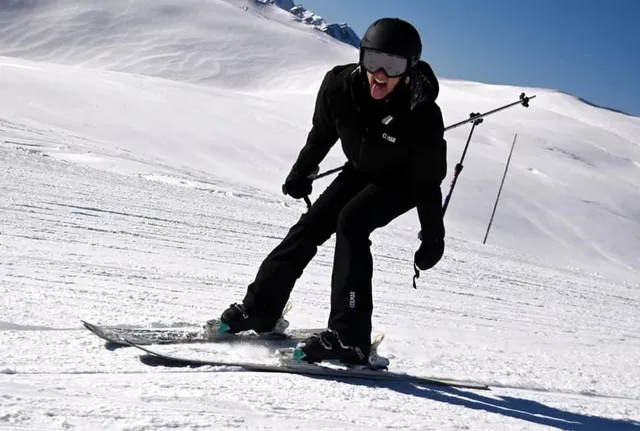 J’adore le SKI ⛷️… équipée par COLMAR de chez VEEPEE