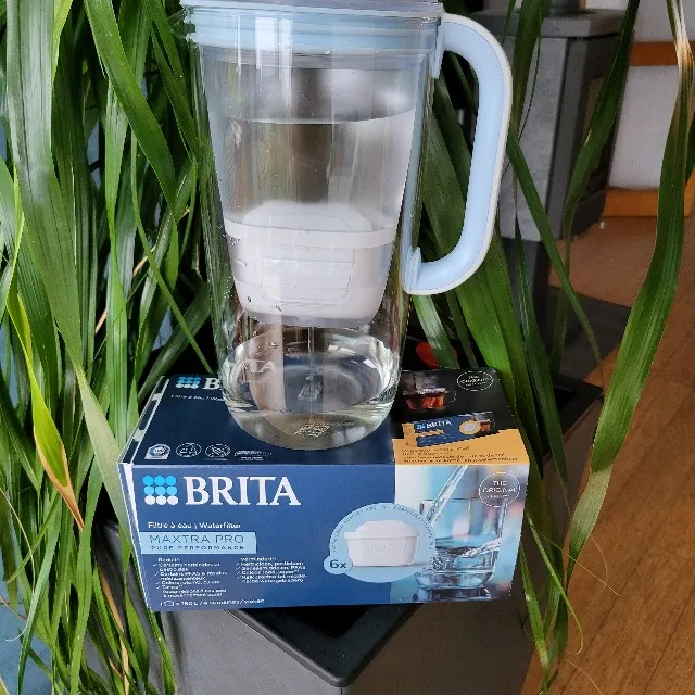 Carafe Brita en verre.
