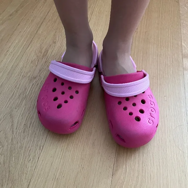 Crocs rose enfant