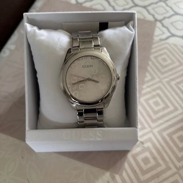 Superbe montre guess