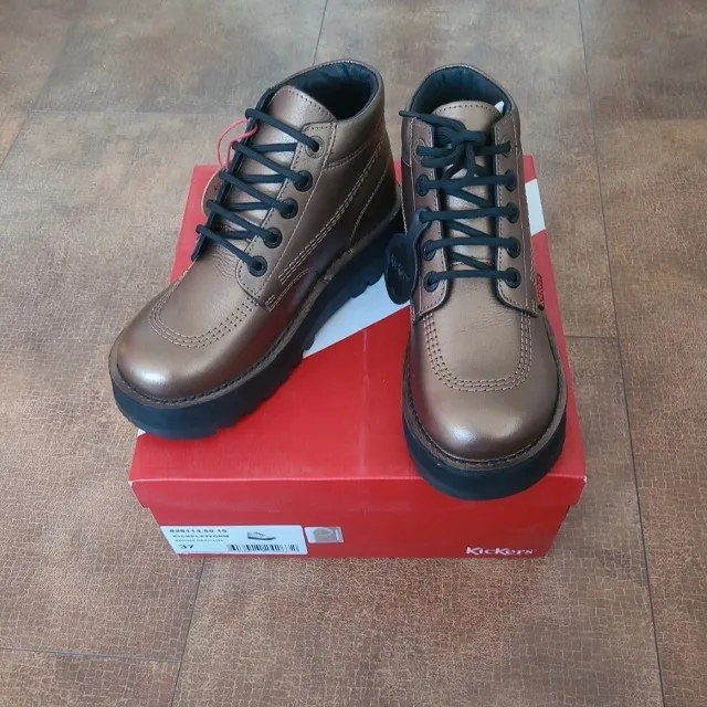 Kickers