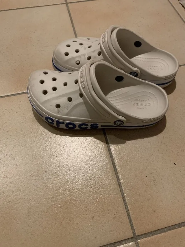 crocs