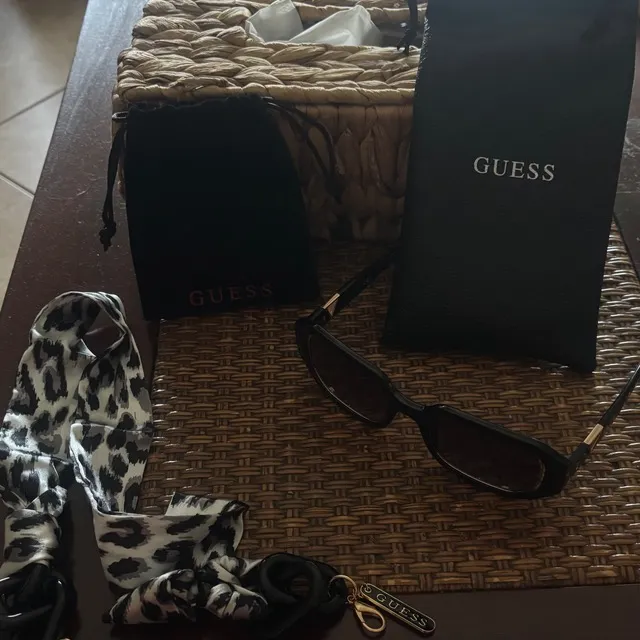 Paire de lunettes guess super sympa 😊