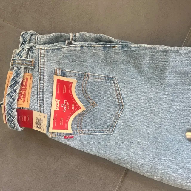 Jean levis