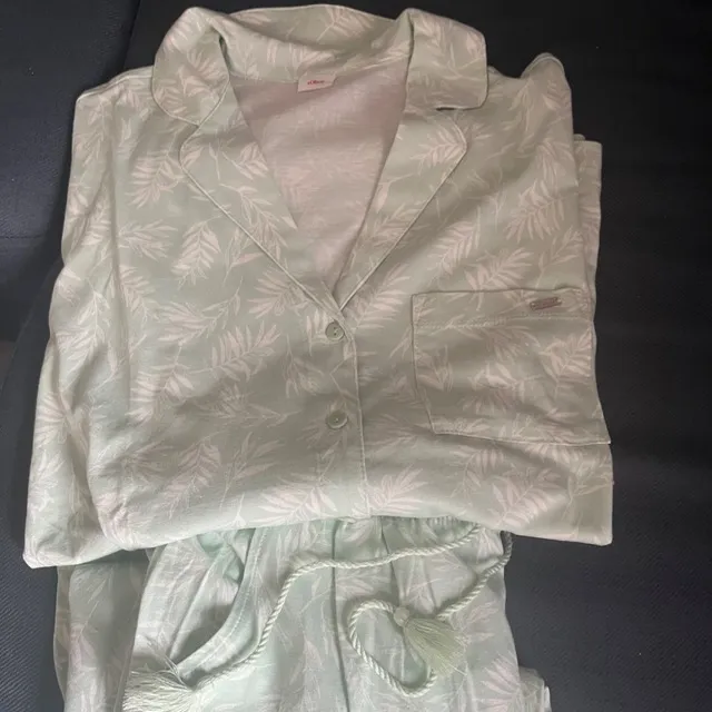 Pyjamas S. Oliver