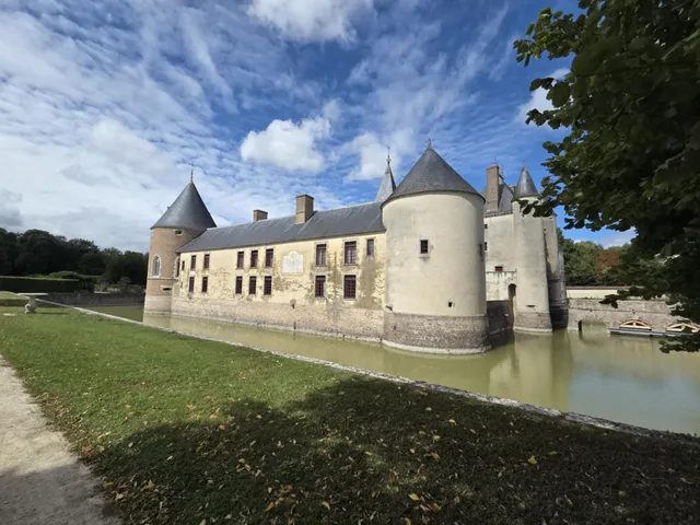 Le Château de Chamerolles : une pépite historique et olfactive !