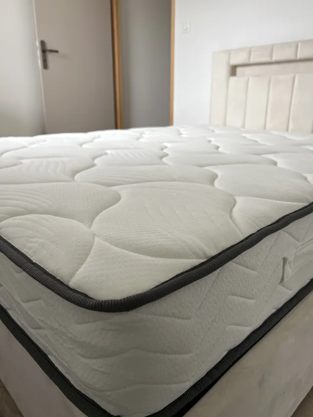 Matelas Reca Bedding, ressorts ensachés