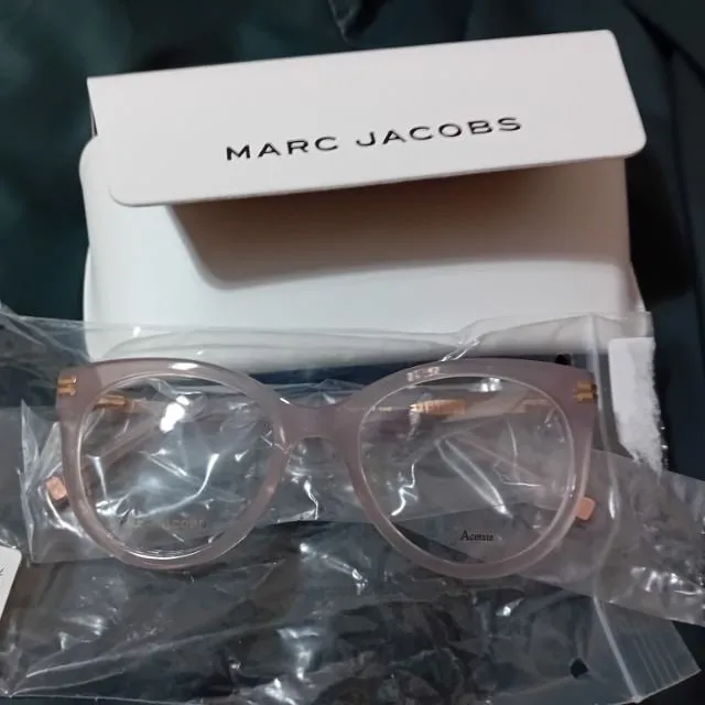 MARC JACOBS