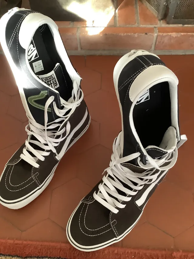 Vans noires et chics