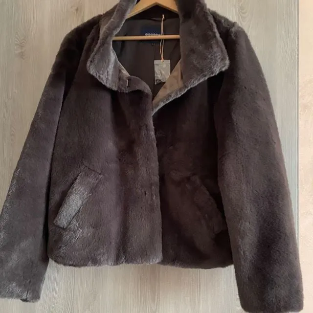 Un joli manteau court BONOBO