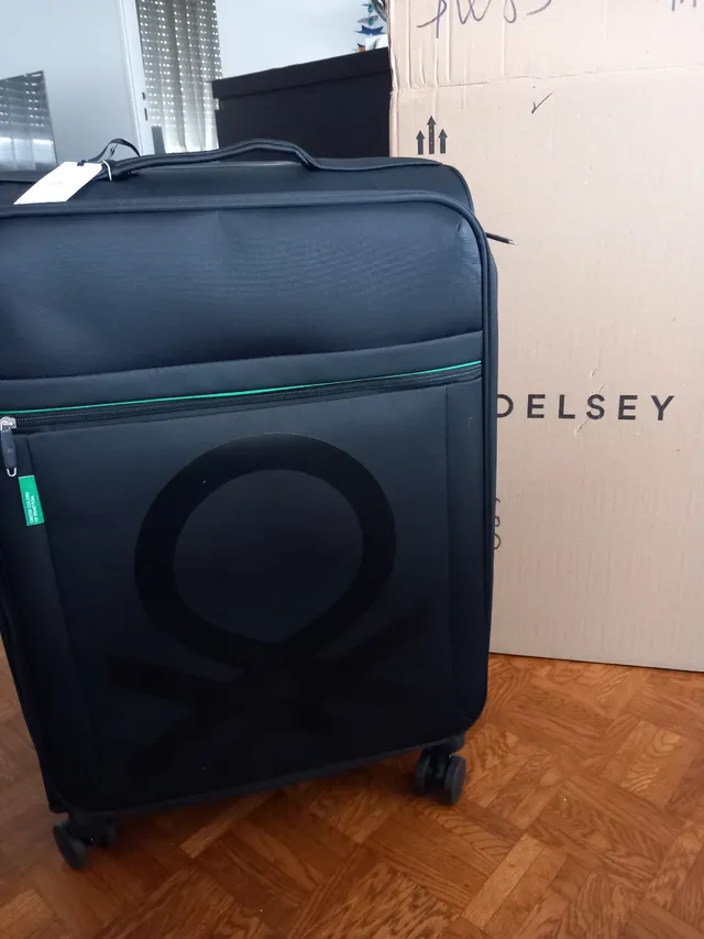 ma nouvelle valise Benetton * Delsey