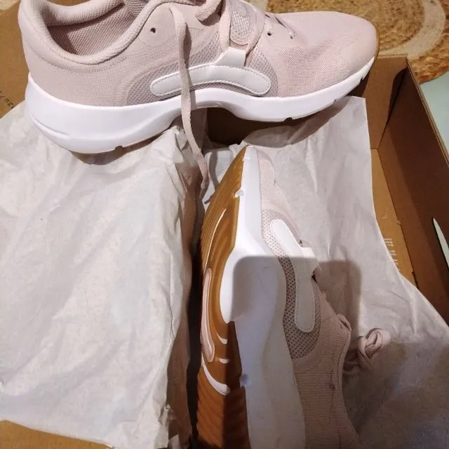 Ma commande Nike est arrivée aujourd'hui 😊