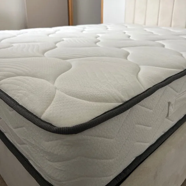 Matelas Reca Bedding, ressorts ensachés