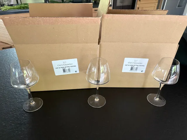 VERRES A VIN ET COUPES A CHAMPAGNE