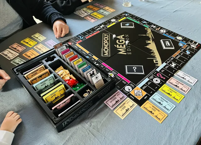 Quel bonheur de découvrir ce nouveau Monopoly Edition Mega