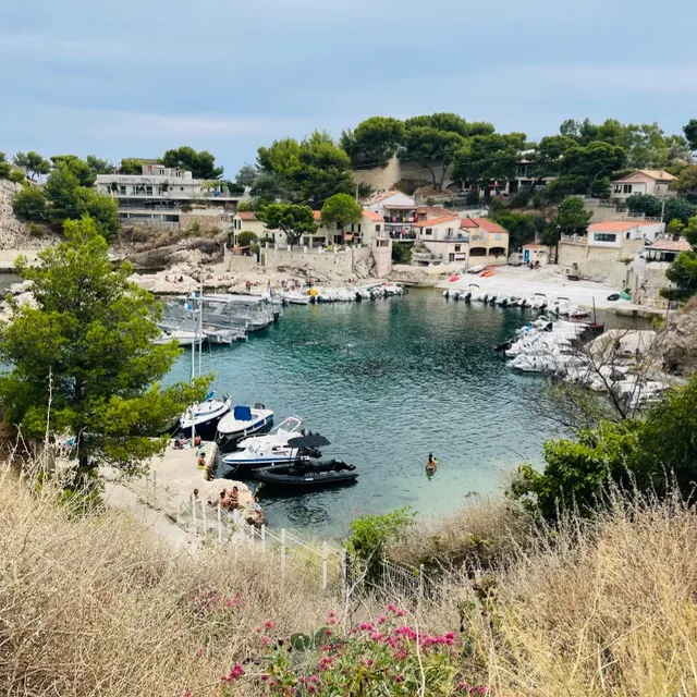 Le port de Niolon et ses environs