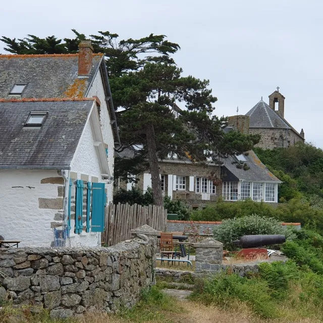 Sark ou serk,  une petite île de conte de fées