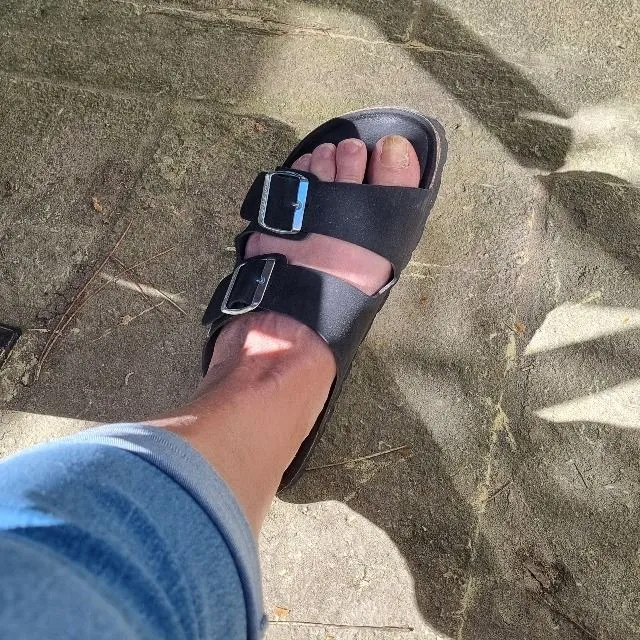 Super chaussure pour l été (Bayton)