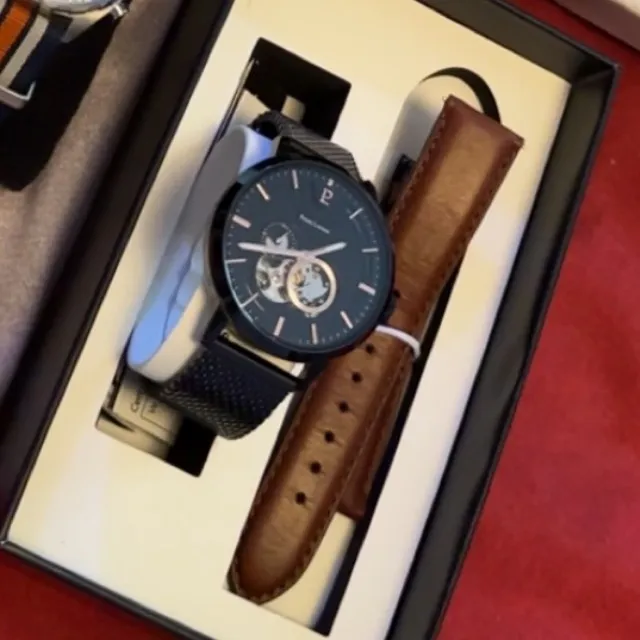 Plusieurs montres et bijoux