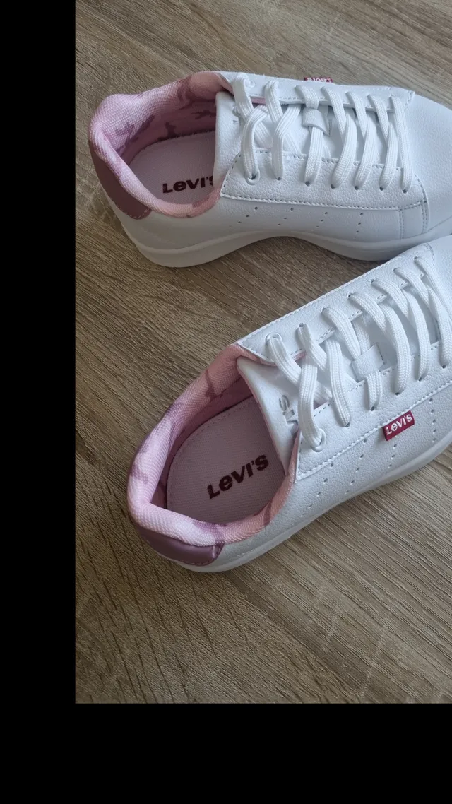 Levis