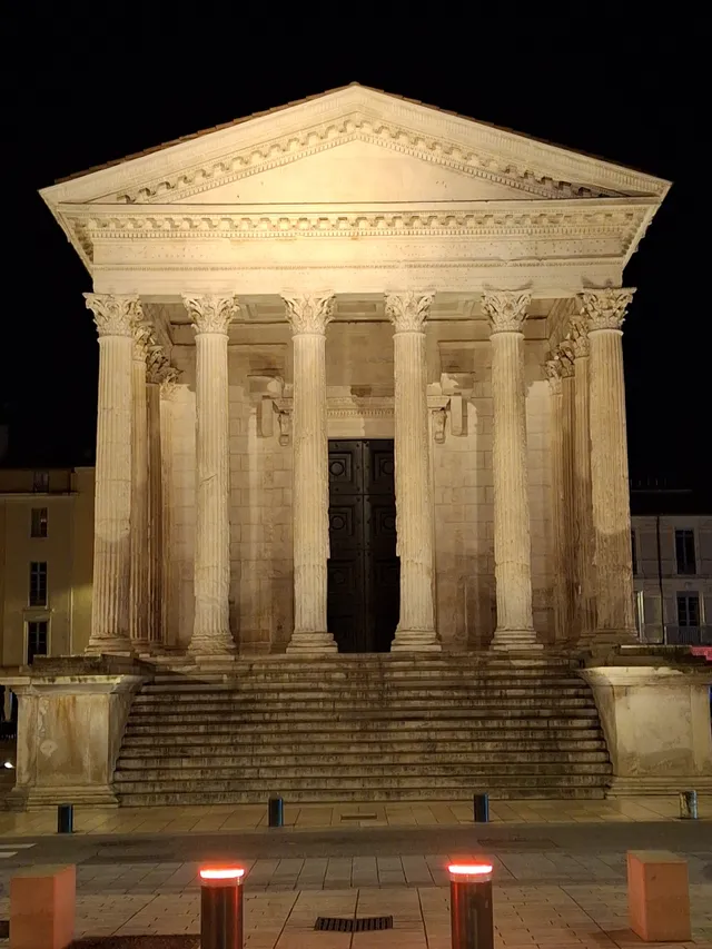 Nîmes