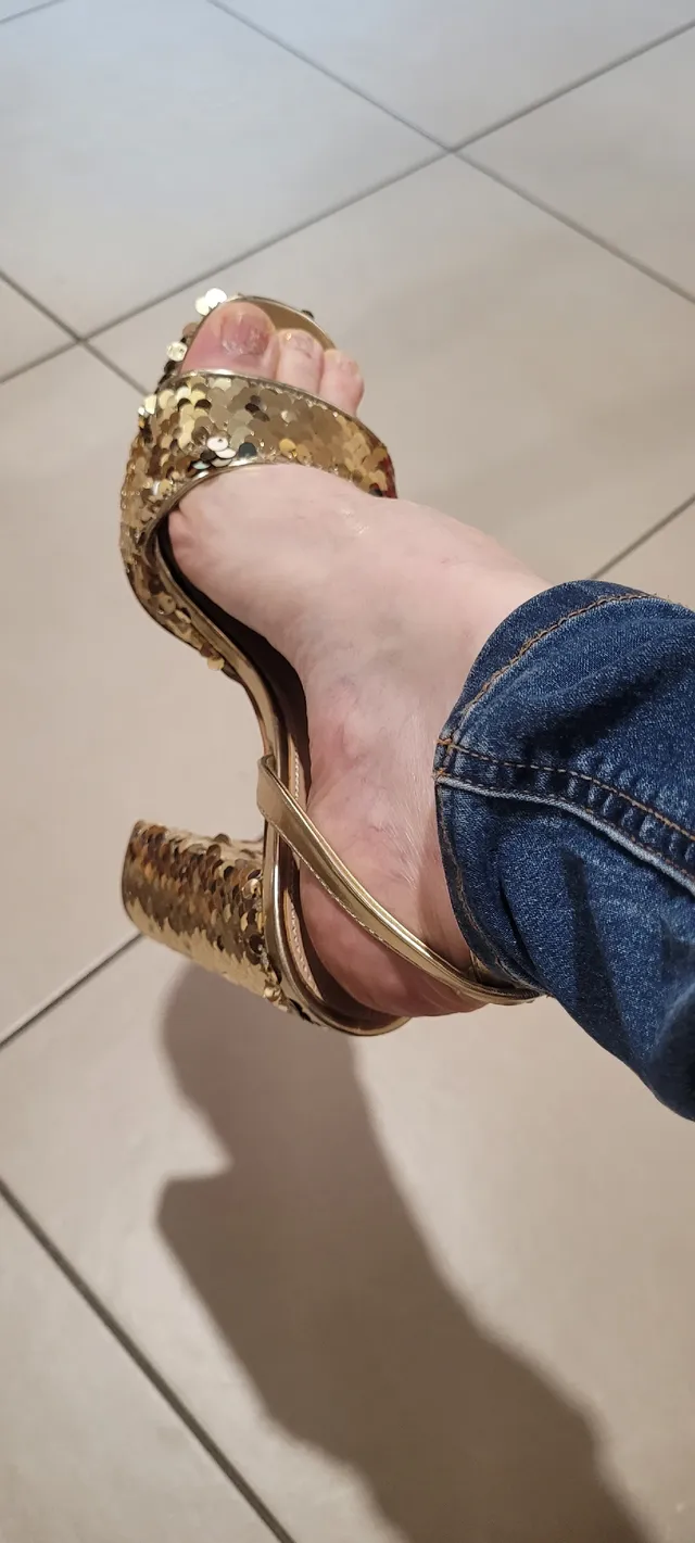 Magnifiques chausssures de soirée pour la modique somme