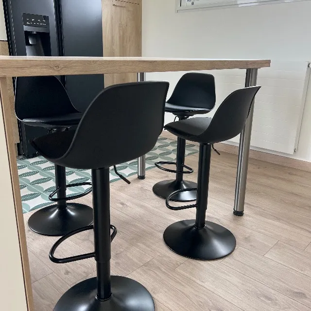 Tabouret haut pour îlot central de la marque déco chic