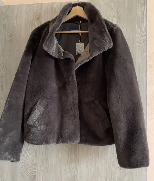 Un joli manteau court BONOBO