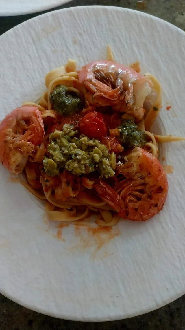 Tagliatelles fraîches aux fruits de mer pesto