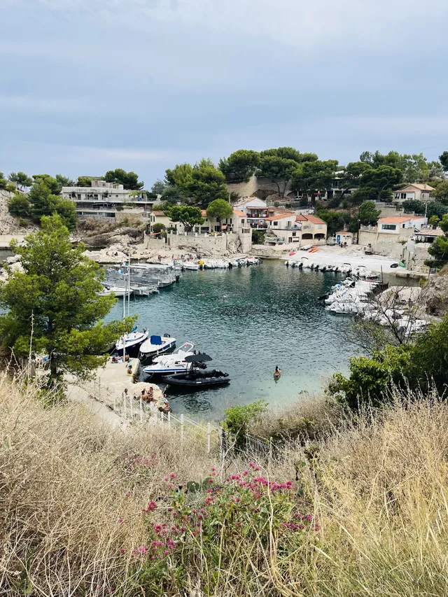 Le port de Niolon et ses environs