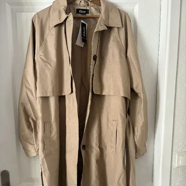 Trench beige de chez ÉTAM :)