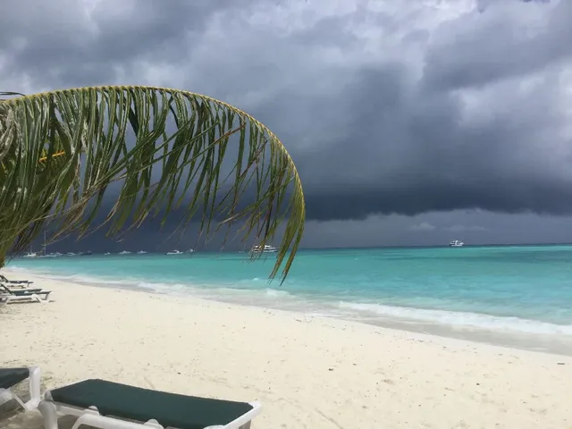 Contraste de couleurs aux Maldives