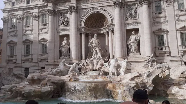 Fontaine de Trevi à Rome en Automne