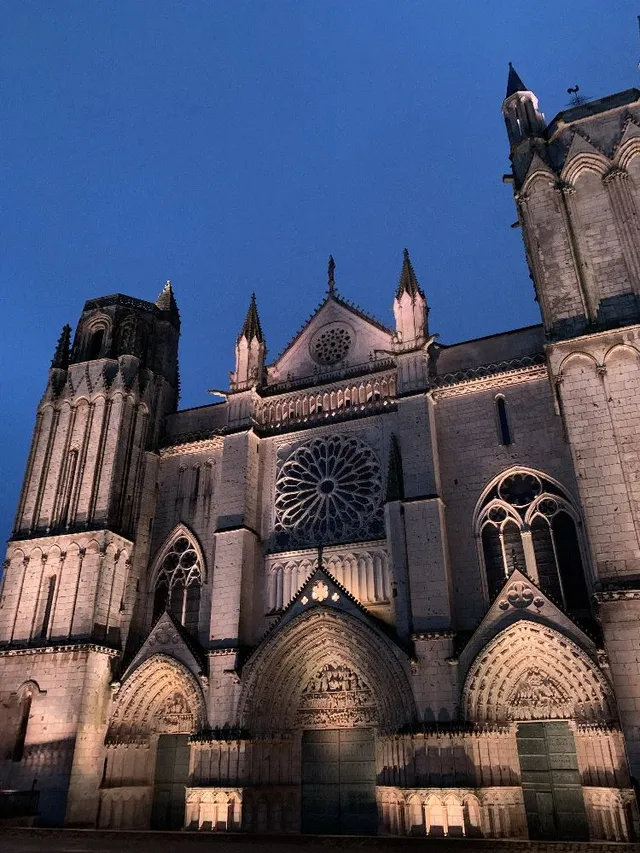 La Cathédrale Saint-Pierre de Poitiers