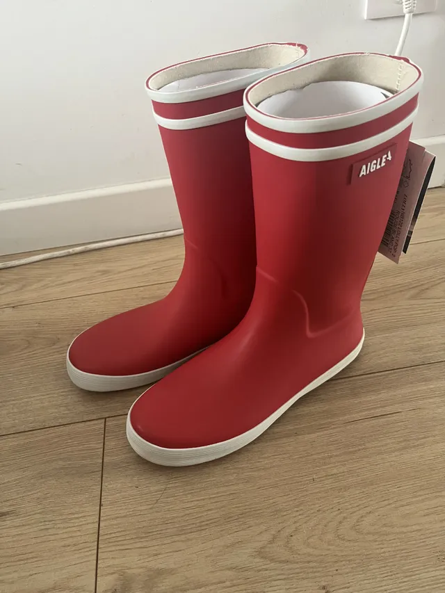 Jolies bottes rouge vif reçue Aigle