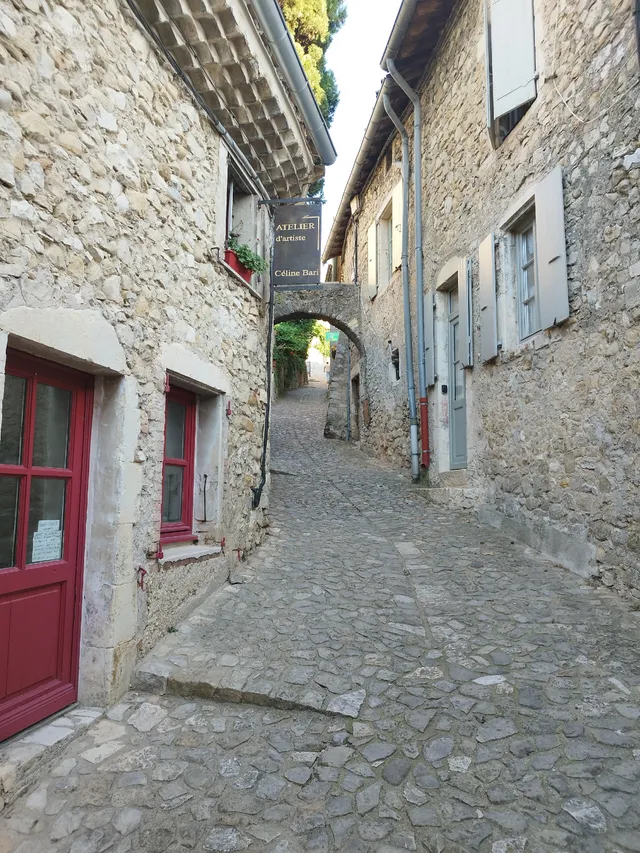 Village perché dans la Drôme