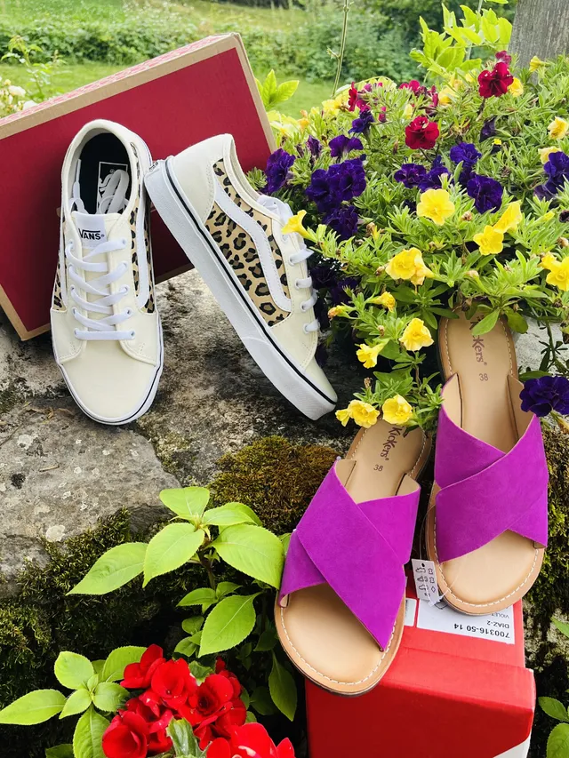 Des jolis pieds colorés pour cet été avec Kickers et Vans