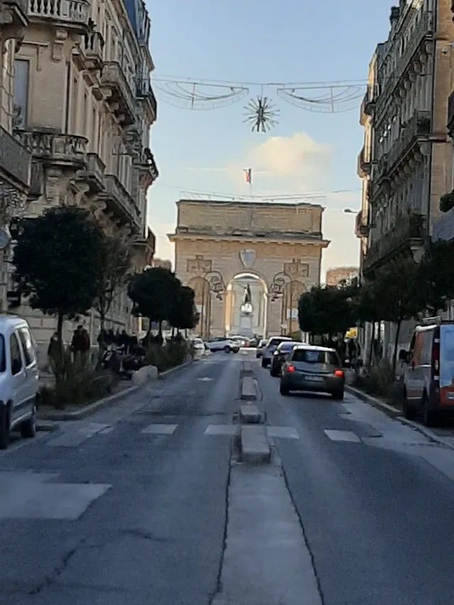 Montpellier, son ptit arc de Triomphe et sa ville historique