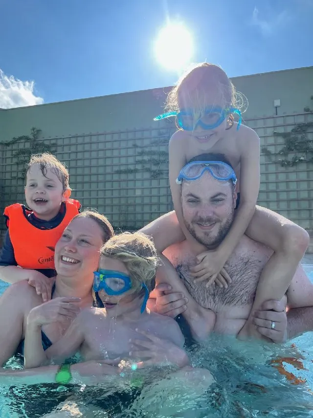 Sortie en piscine famille #geoxsport